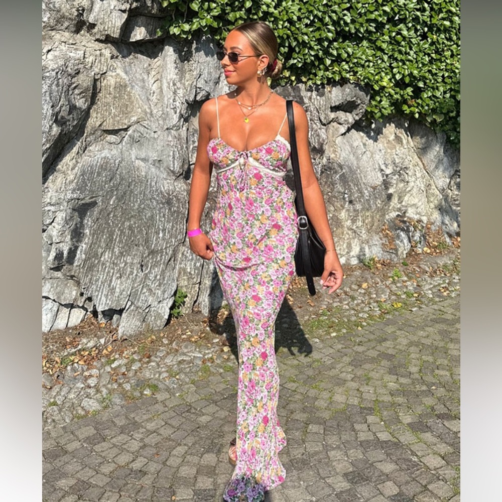 Floral maxi dress with lace detail